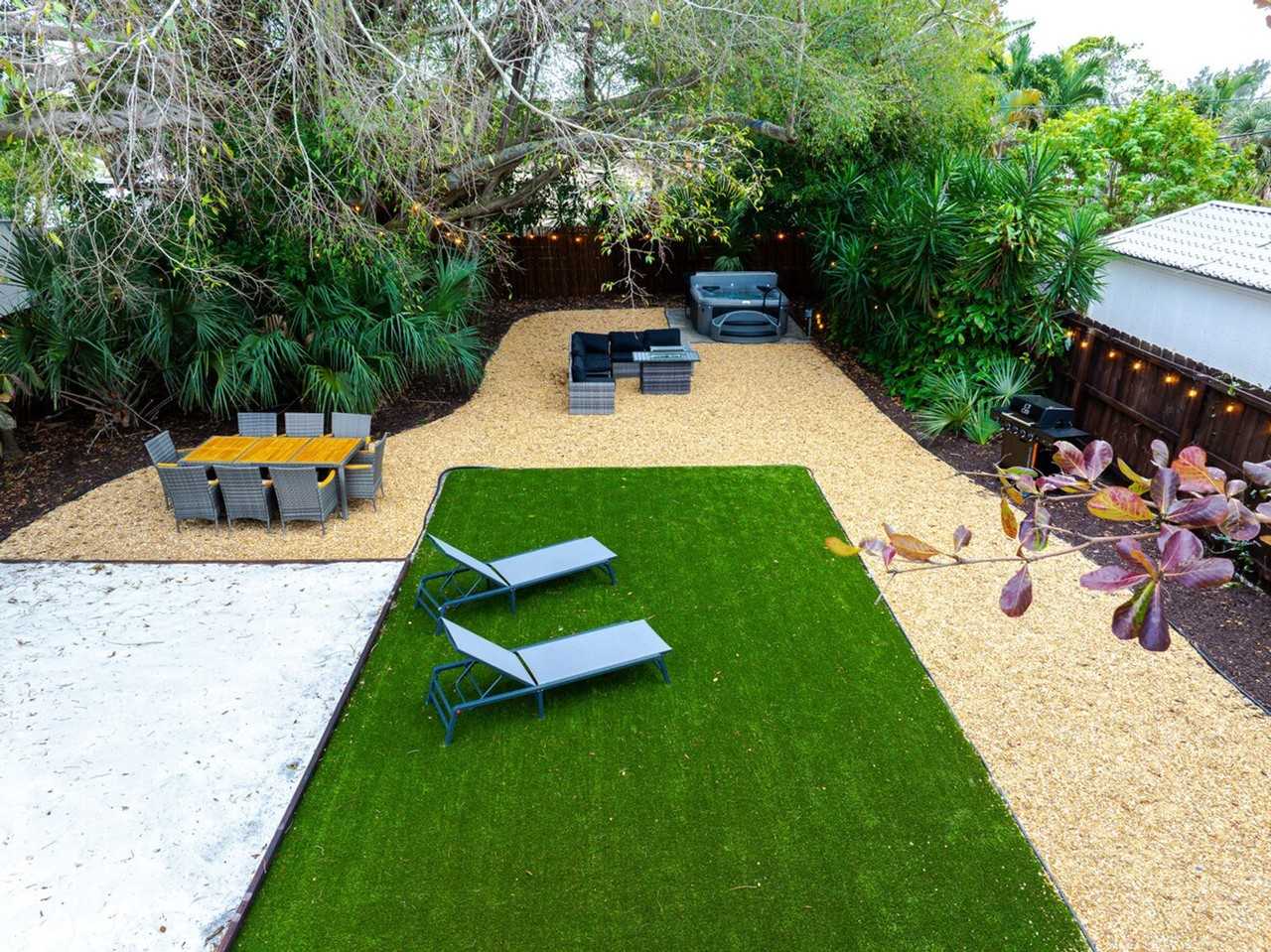 190 Dover St #1424295P - Photo 2 of 49