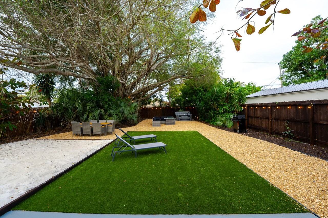 190 Dover St #1424295P - Photo 7 of 49