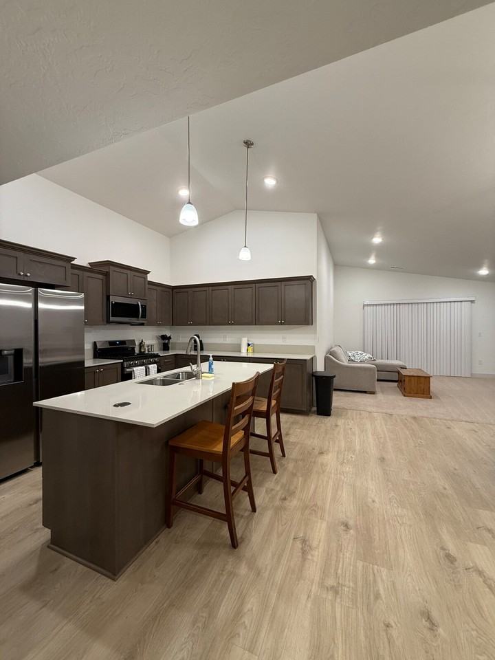 385 Taft St #1397081P - Photo 6 of 33