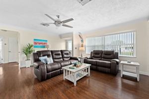 featured image of 1341 Bayview Dr