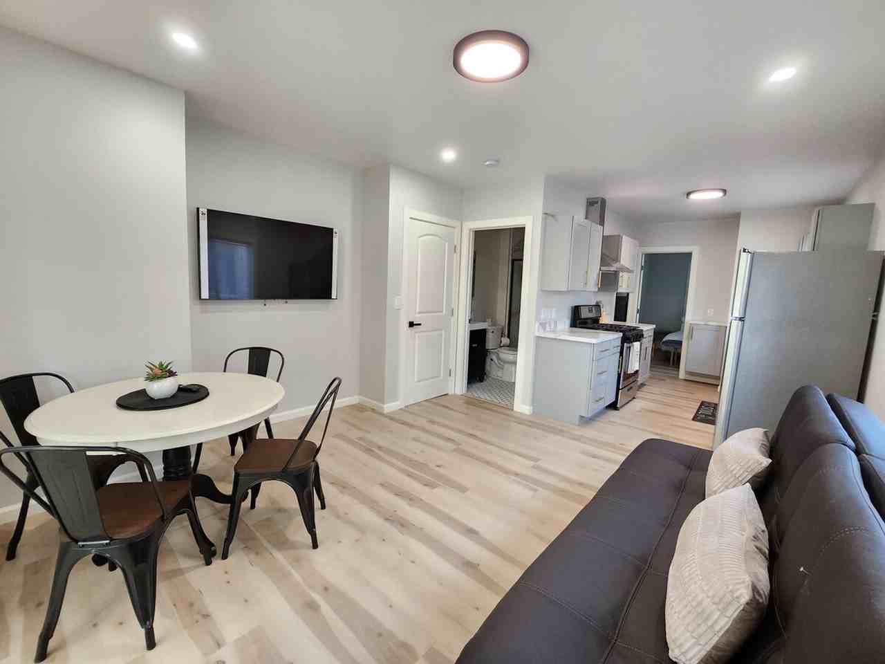 6424 Telegraph Ave #1424326P - Photo 2 of 19