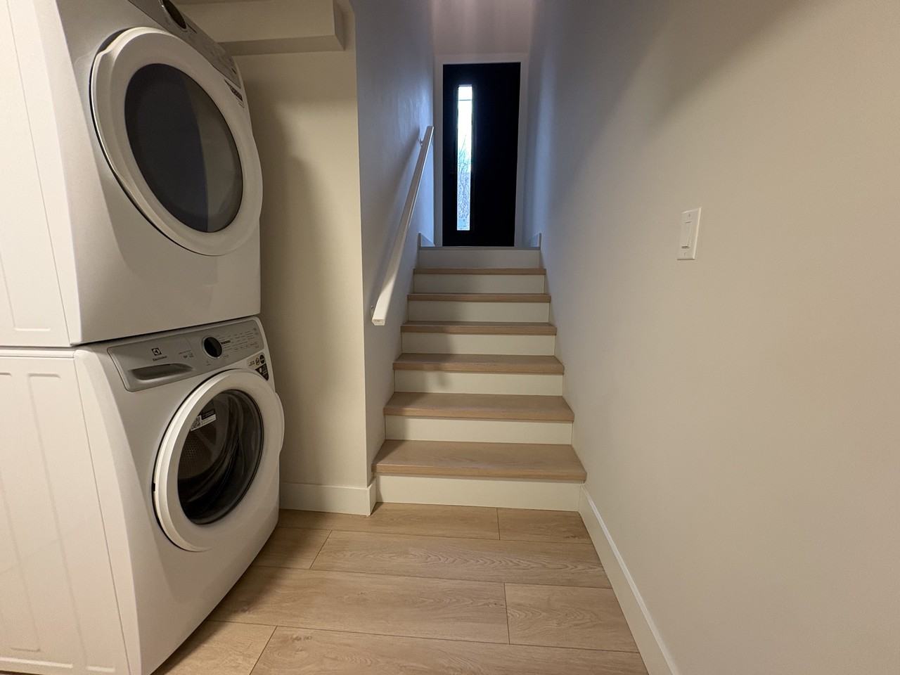 113 Almore Ave - Photo 3 of 7