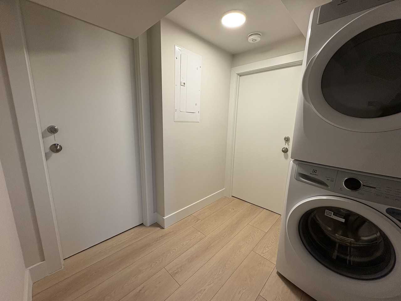 113 Almore Ave - Photo 4 of 7