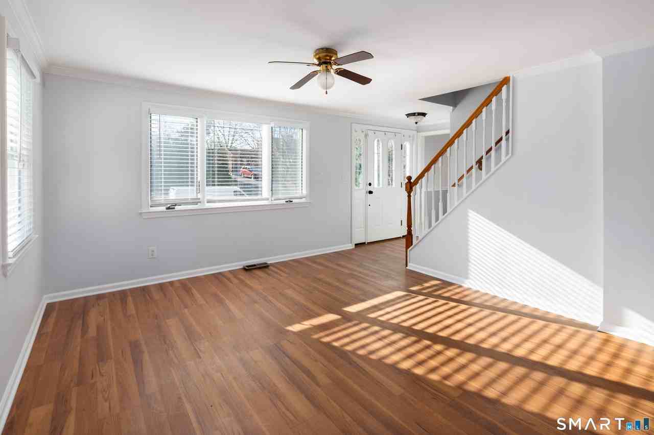 37 Gaymoor Dr - Photo 7 of 31