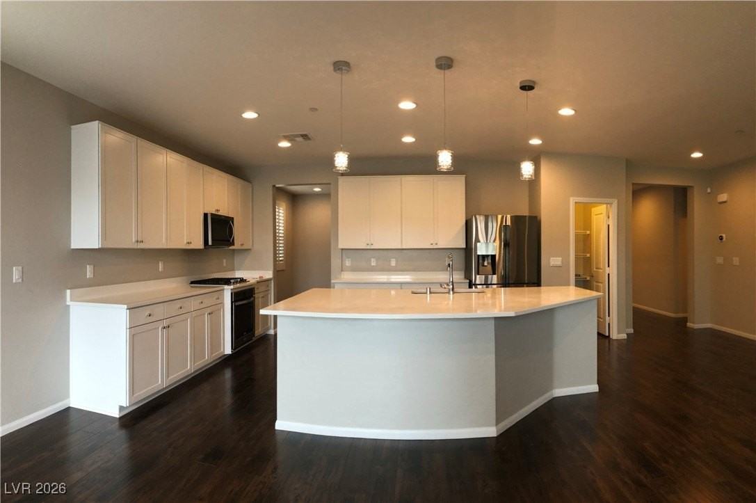 2434 Fanano St - Photo 4 of 24