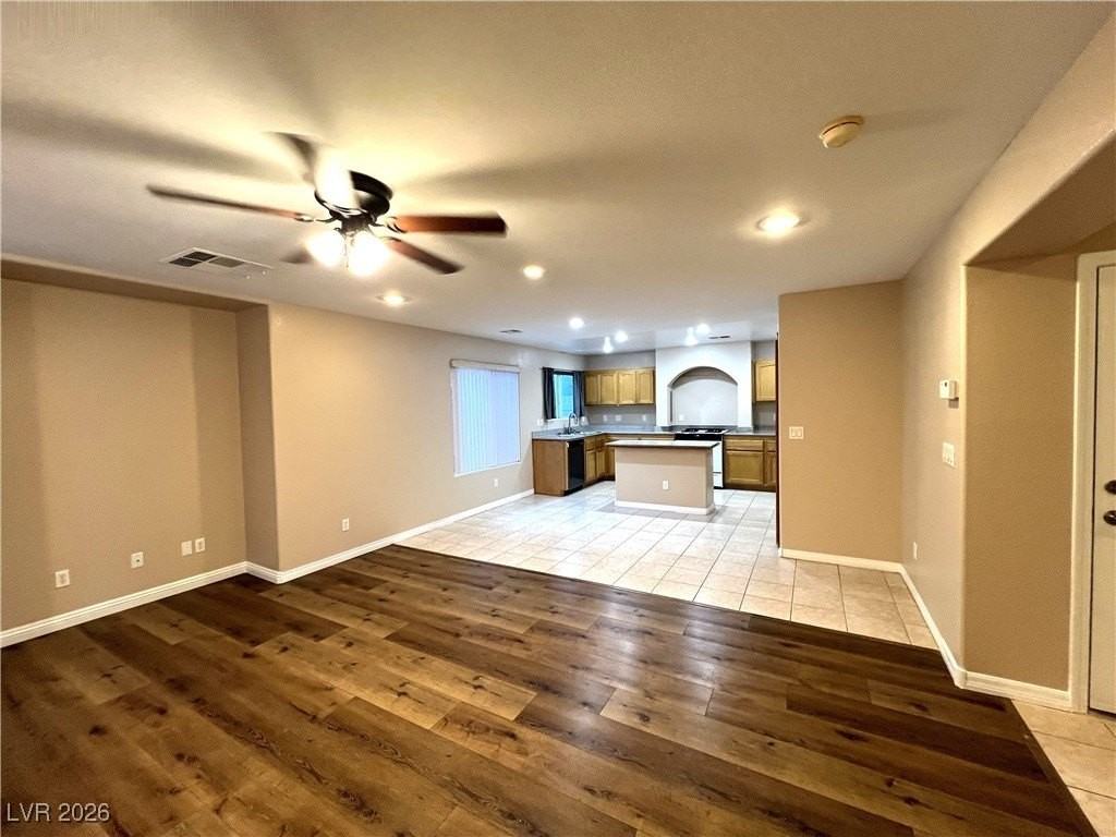 7327 Laburnum St - Photo 4 of 35