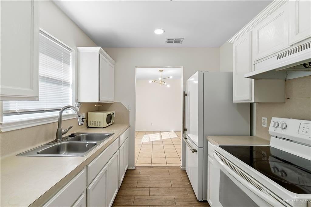 3113 Providence Ave - Photo 6 of 17