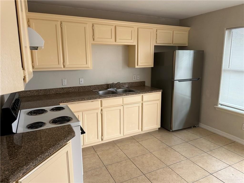 209 N Rockport St - Photo 5 of 12