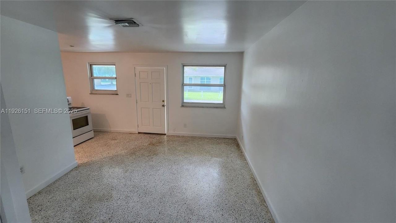 4555 Sw 32nd Ave #1 - Photo 3 of 15