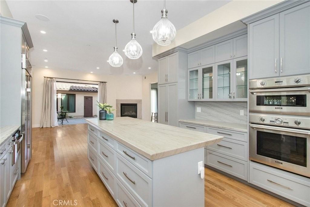 901 23rd St - Photo 7 of 26