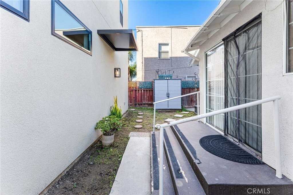 2430 E 7th St - Photo 5 of 45