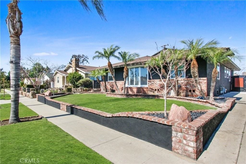 11215 Garetal St - Photo 3 of 23