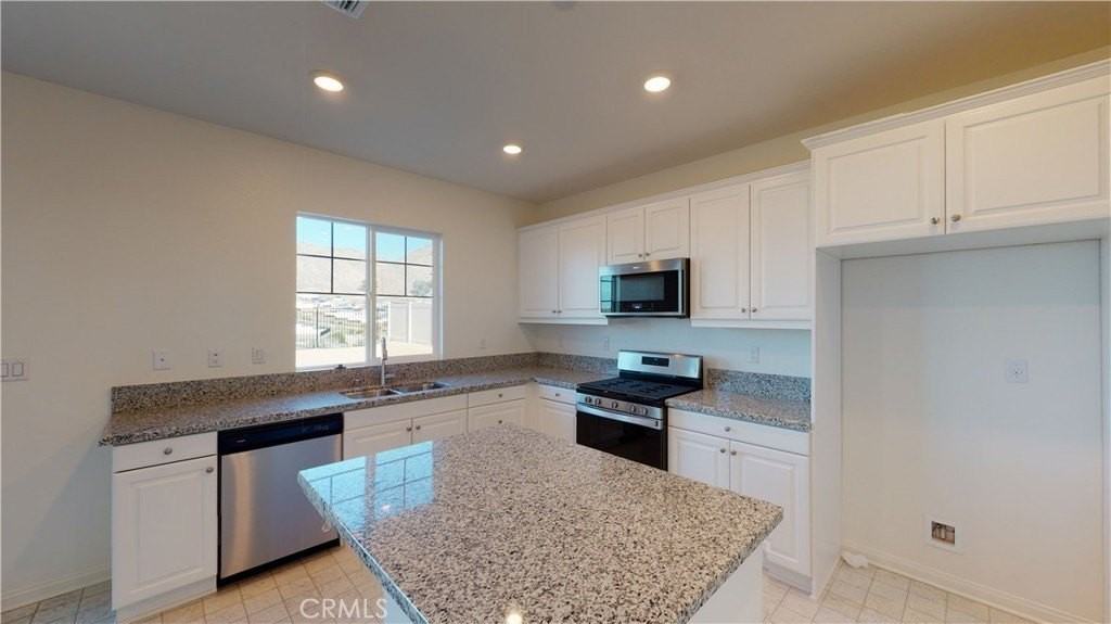 21084 Telegraph Rd - Photo 5 of 28