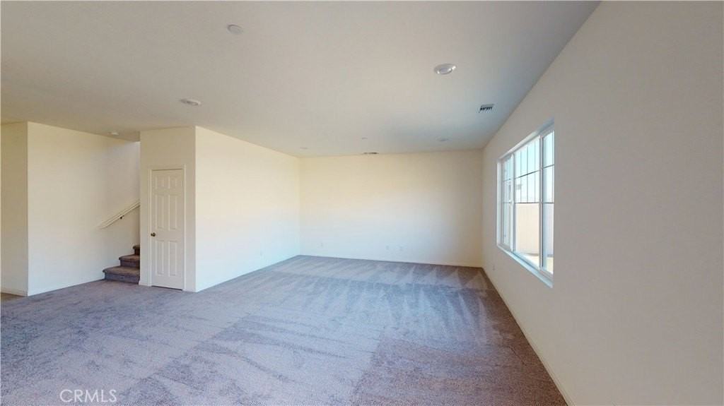21084 Telegraph Rd - Photo 6 of 28
