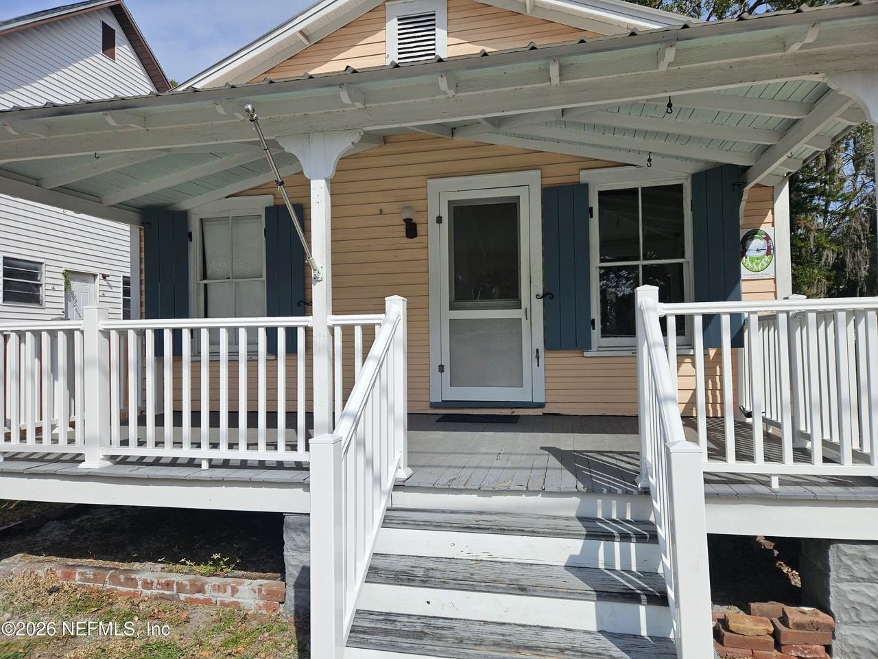 816 Oak St - Photo 3 of 14