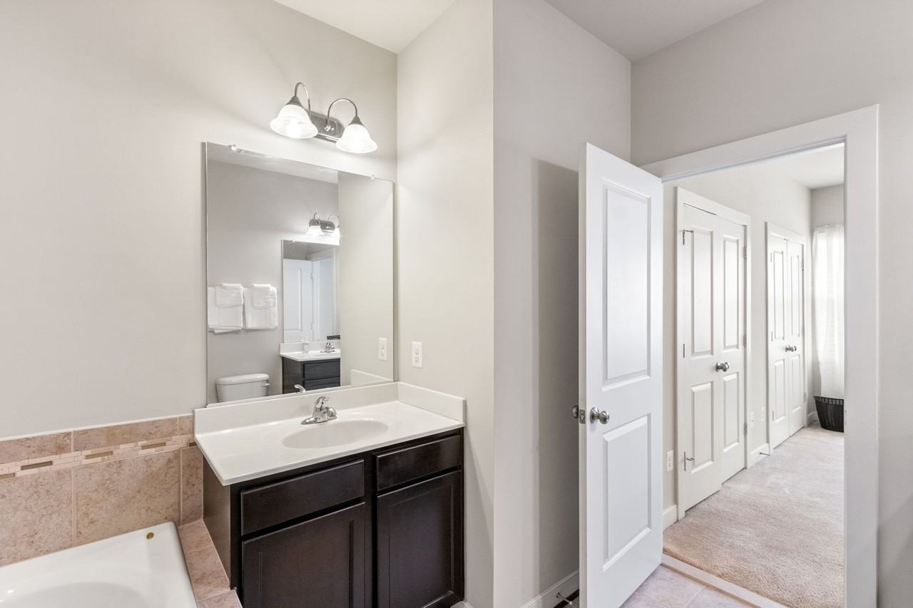 202 Shamrock Dr #1 - Photo 6 of 44