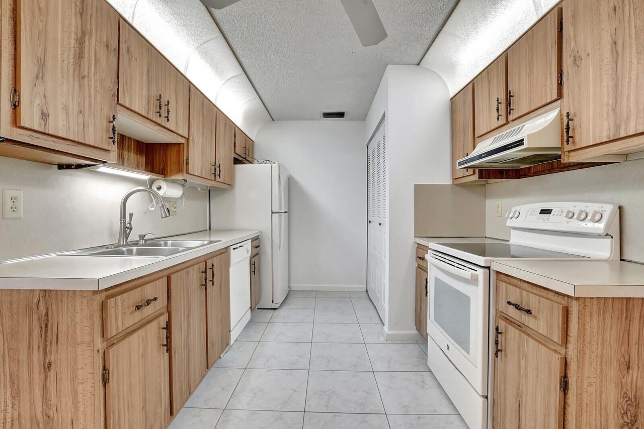 3438 Theo Way - Photo 7 of 32