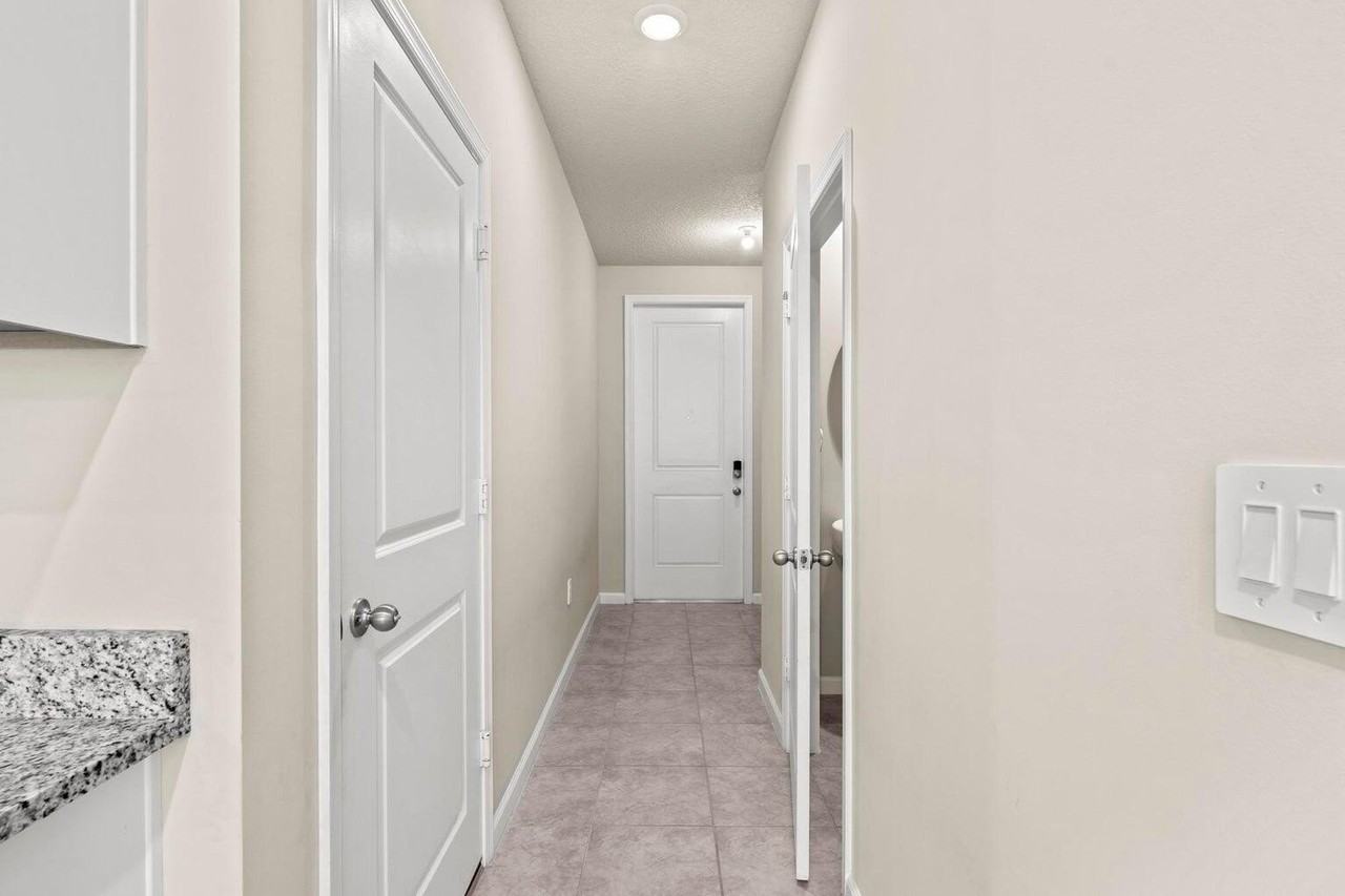 359 Se Angler Dr - Photo 5 of 34