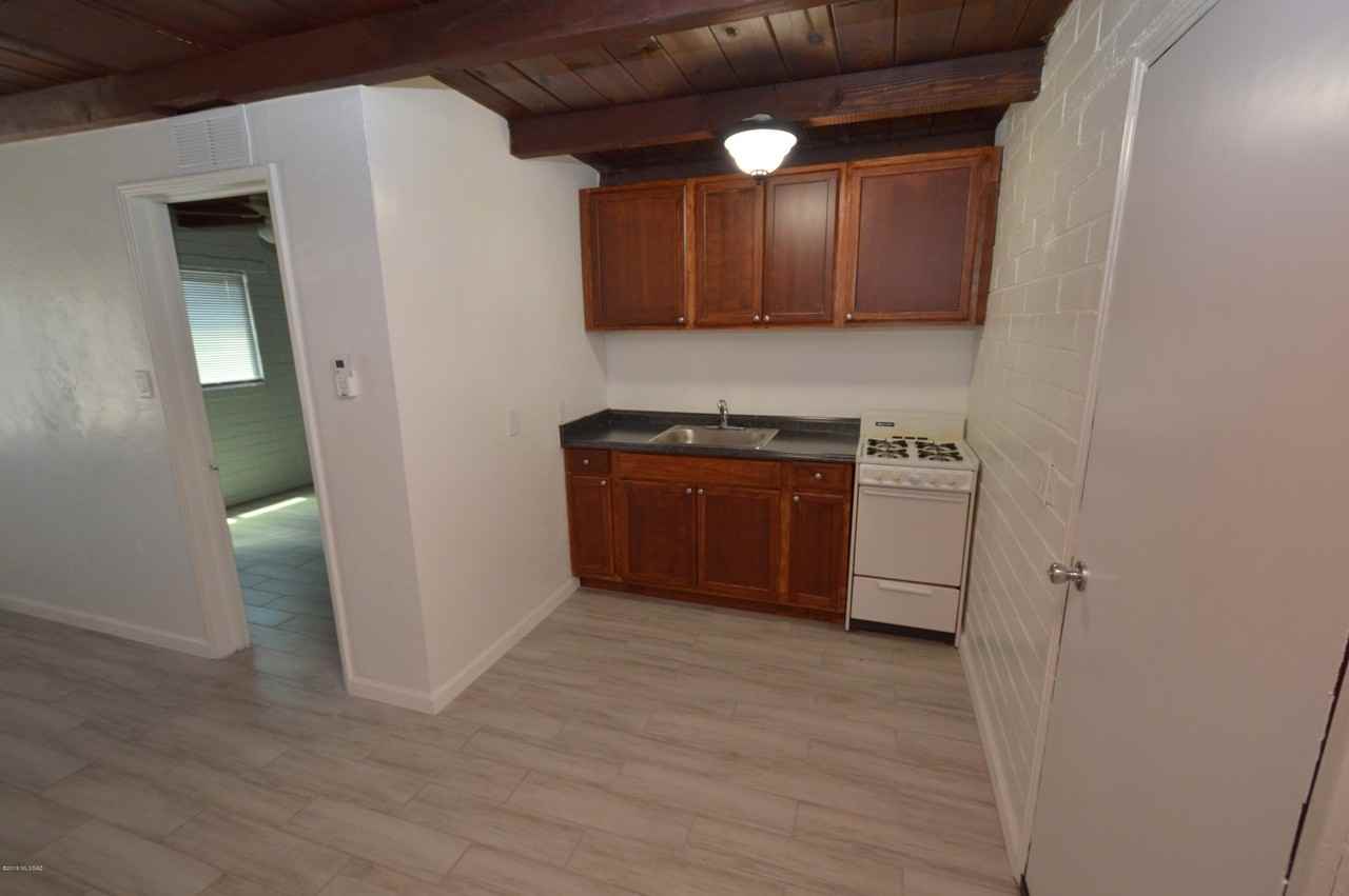 2615 E Fort Lowell Rd - Photo 2 of 7