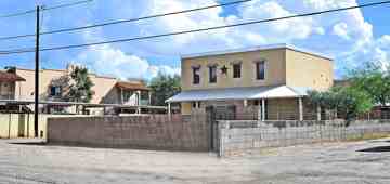 featured image of 1040 E Halcyon Rd