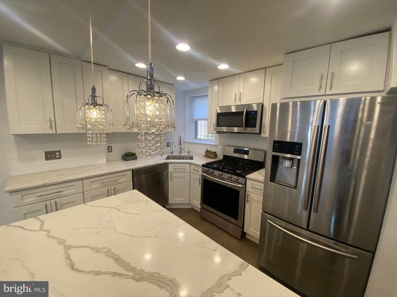 1820 Clydesdale Pl Nw #6 - Photo 4 of 23