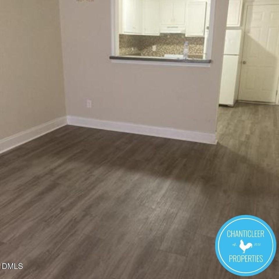 115 Florence St Apt 14 #14 - Photo 6 of 14