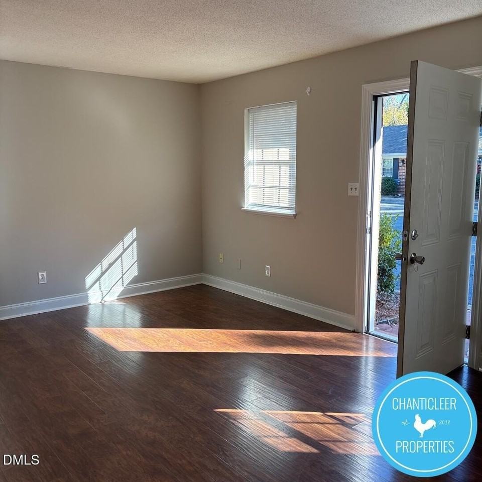 115 Florence St Apt 19 #19 - Photo 5 of 14