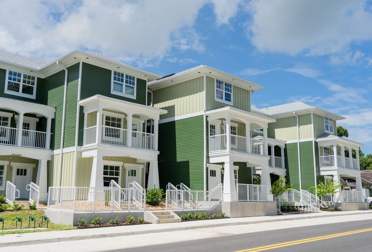 Valencia at the Park - Photo 4 of 48