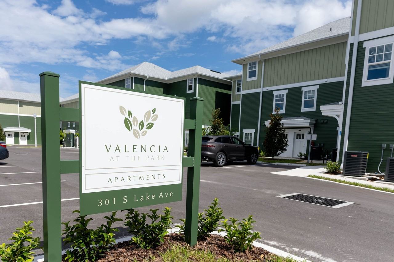 Valencia at the Park - Photo 5 of 48