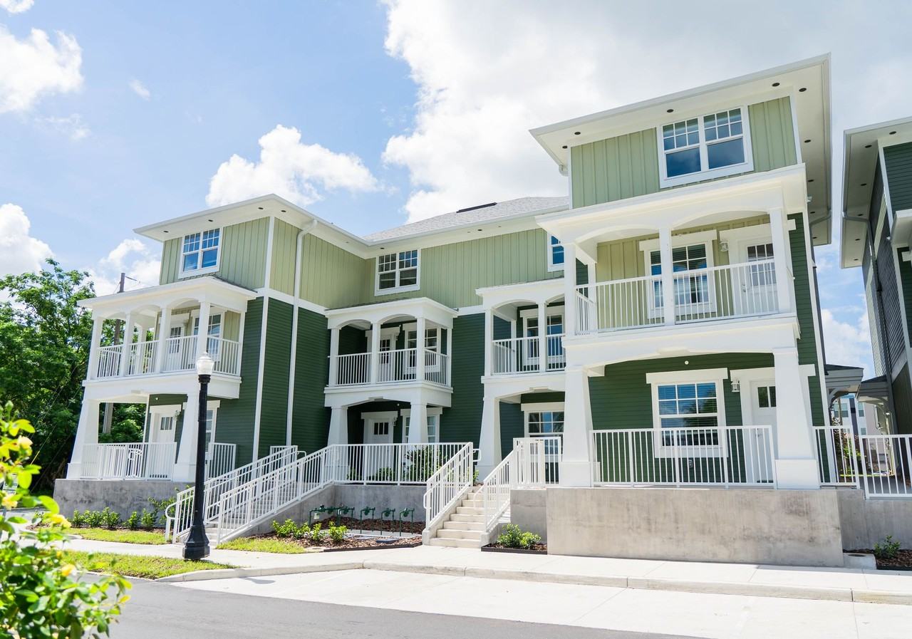 Valencia at the Park - Photo 6 of 48