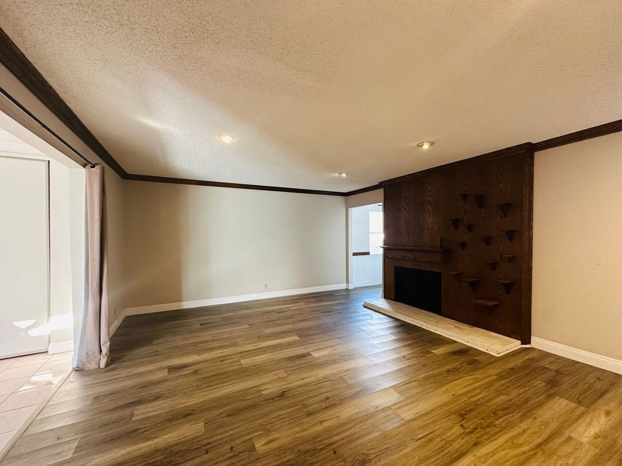 16181 Nassau Ln - Photo 5 of 23