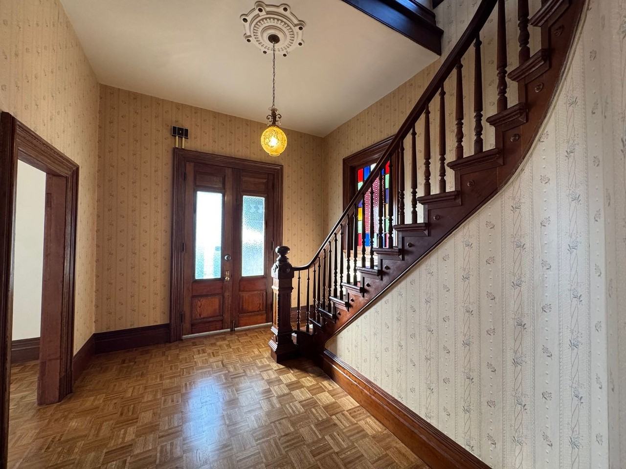 801 Summer St - Photo 3 of 50