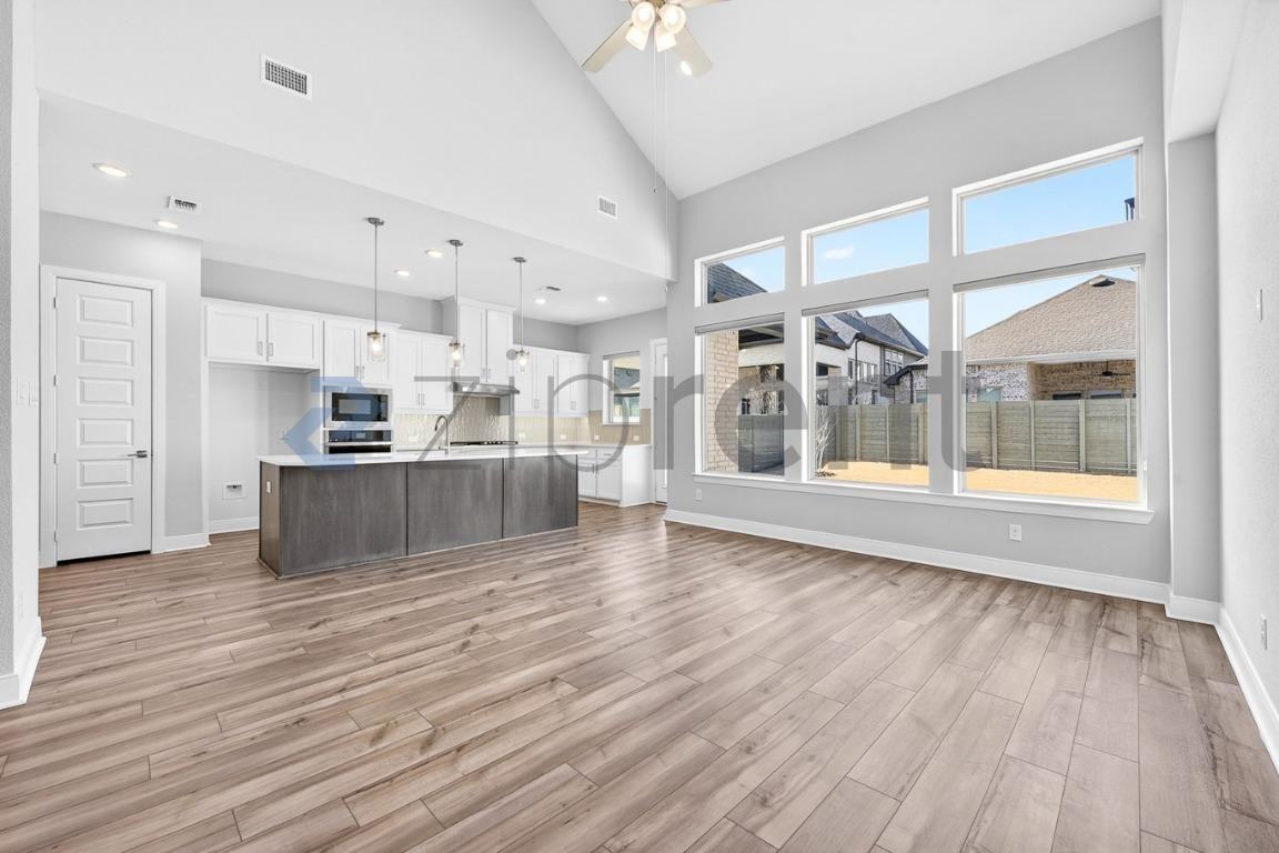 1713 Friendship Ln - Photo 7 of 33