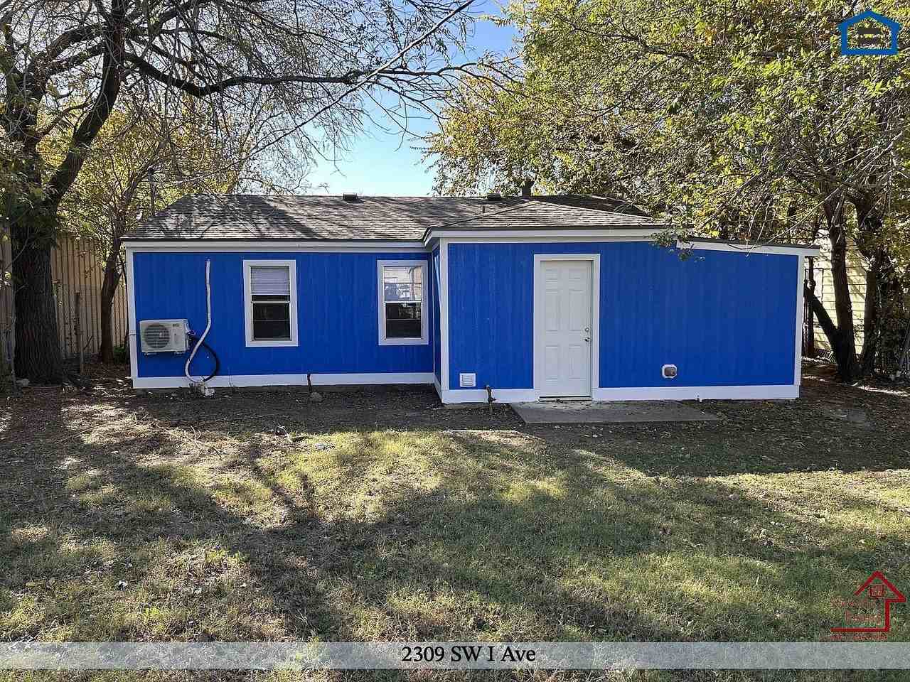 2309 Sw I Ave - Photo 2 of 24