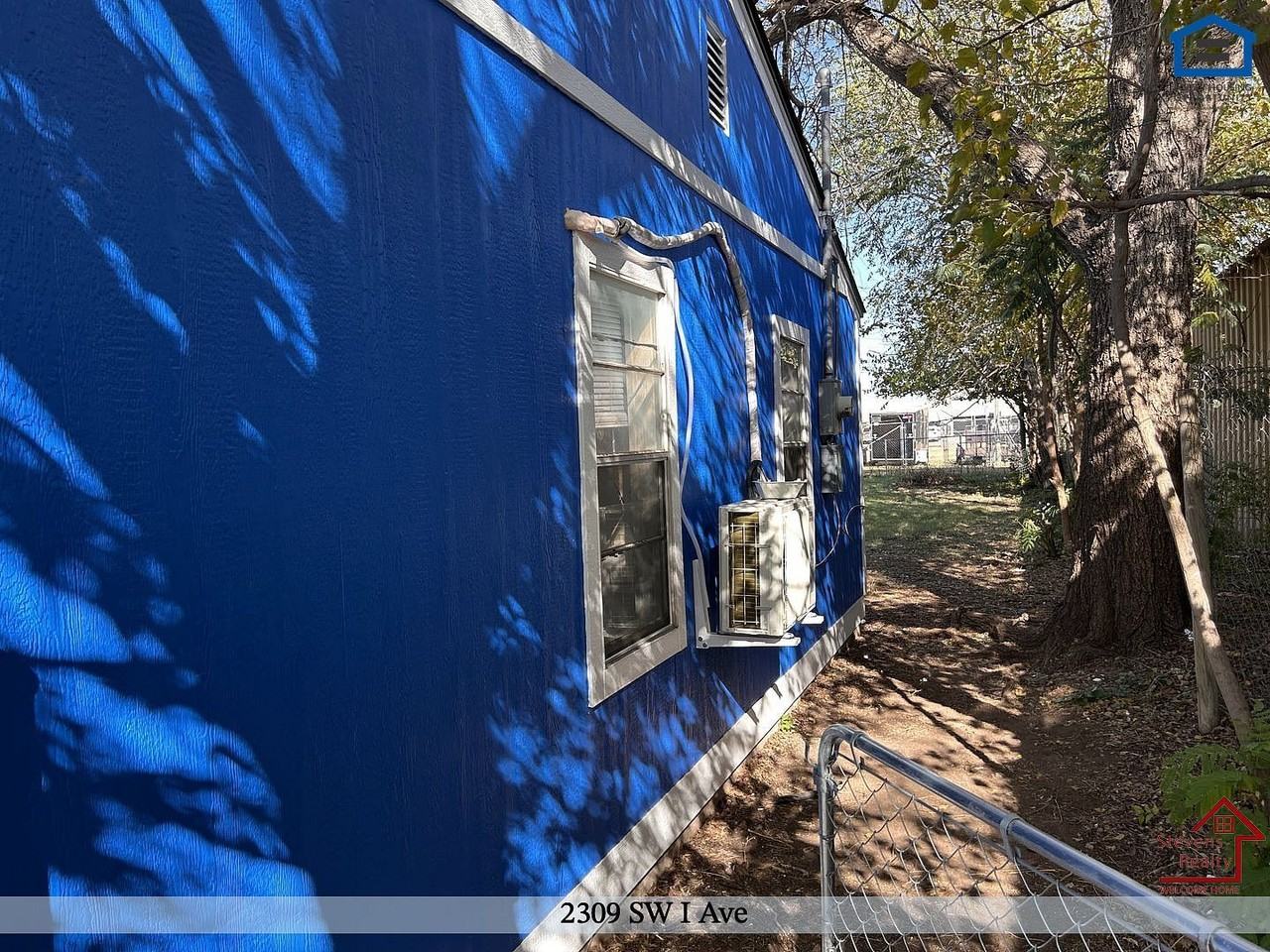 2309 Sw I Ave - Photo 3 of 24