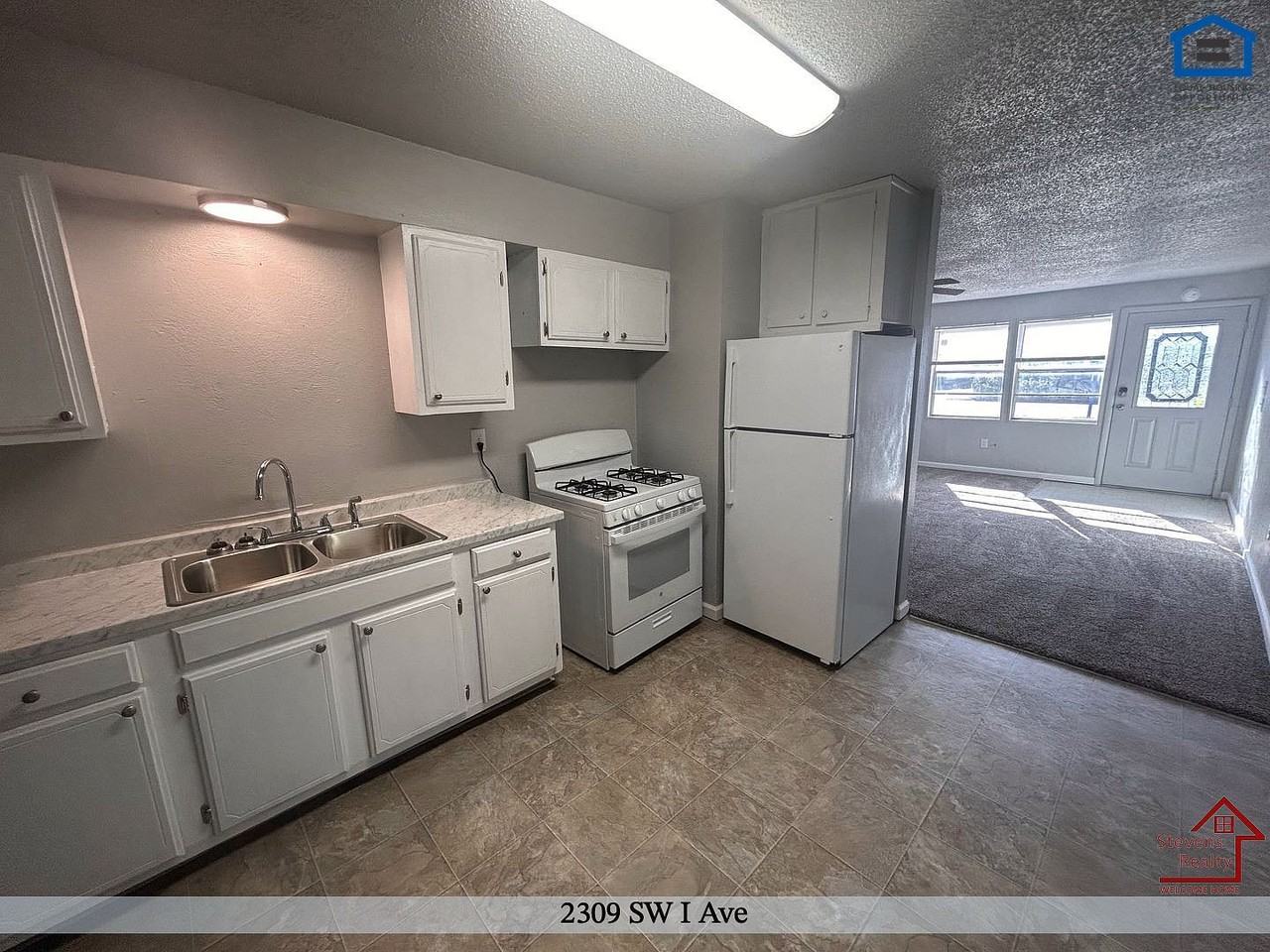 2309 Sw I Ave - Photo 7 of 24