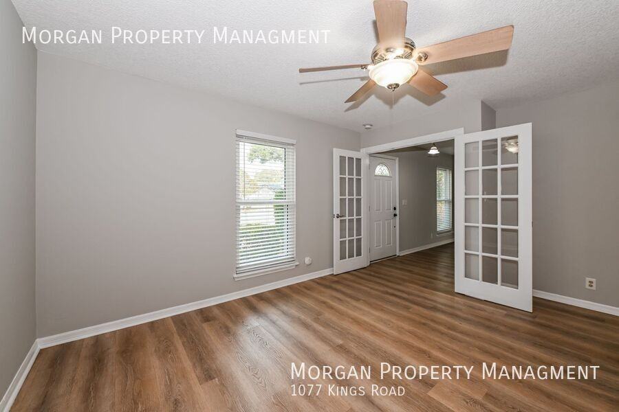 1077 Kings Rd - Photo 7 of 28