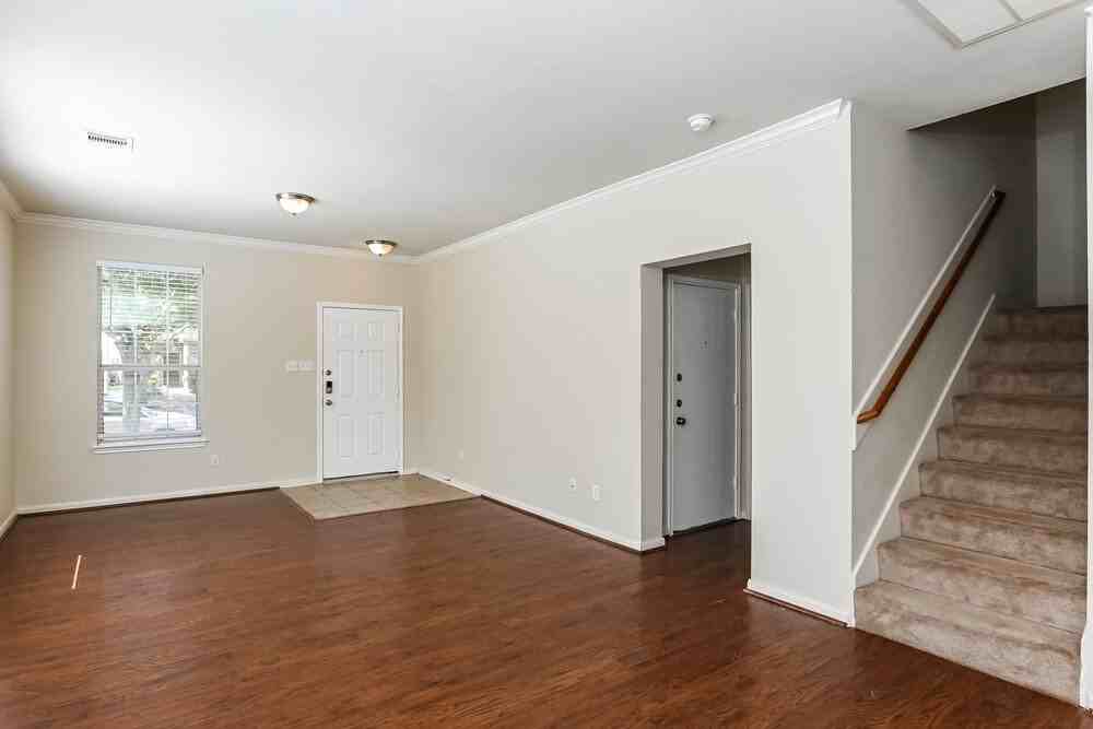 8131 Barnes Ridge Ln - Photo 6 of 17