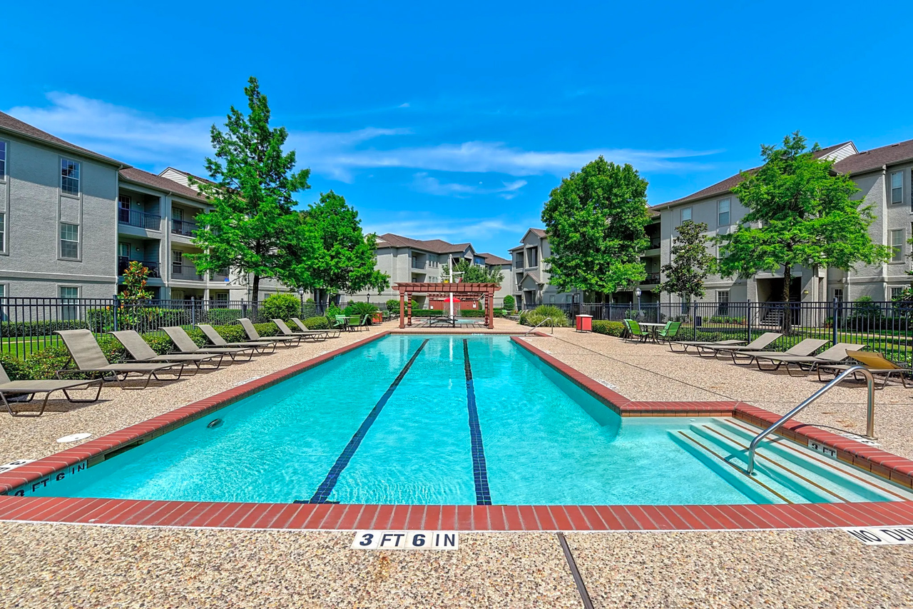 Taylor at Copperfield - Photo 3 of 50