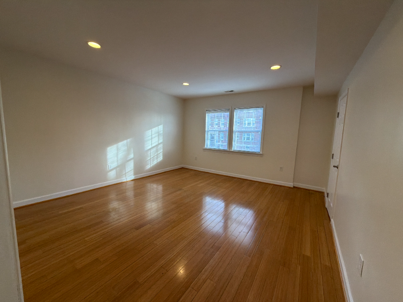 937 Randolph St Nw - Photo 2 of 10