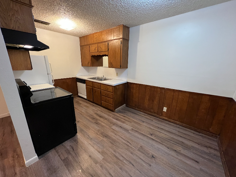 1702 Kirk Ave #101 - Photo 3 of 8