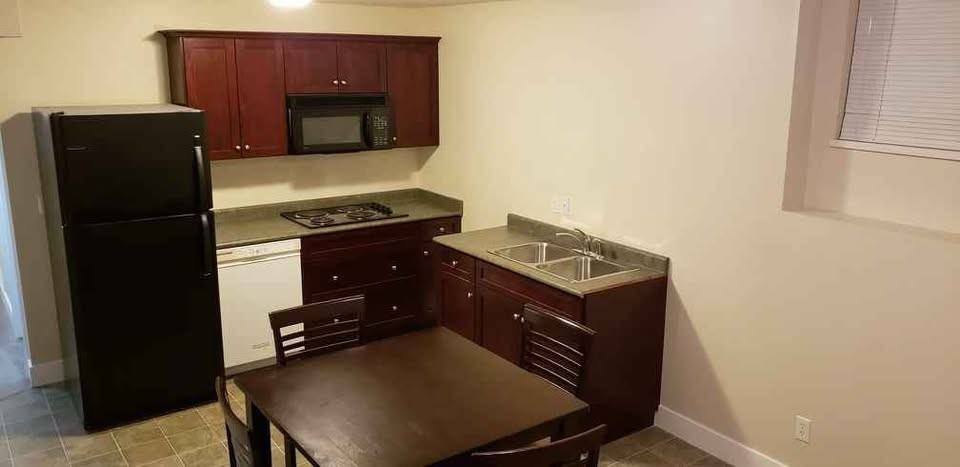 24062 102A Avenue - Photo 2 of 5