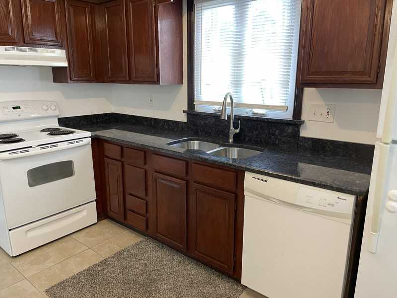 213B Kendall St #213B - Photo 2 of 4