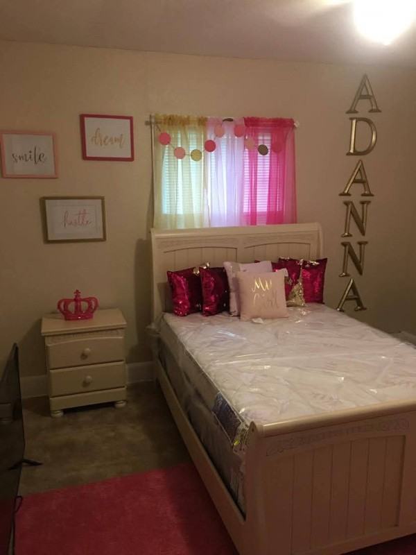 411 E 8th Ave - Photo 2 of 5