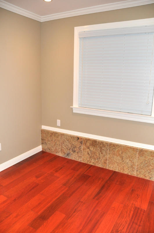 2547 28th Ave - Photo 2 of 6