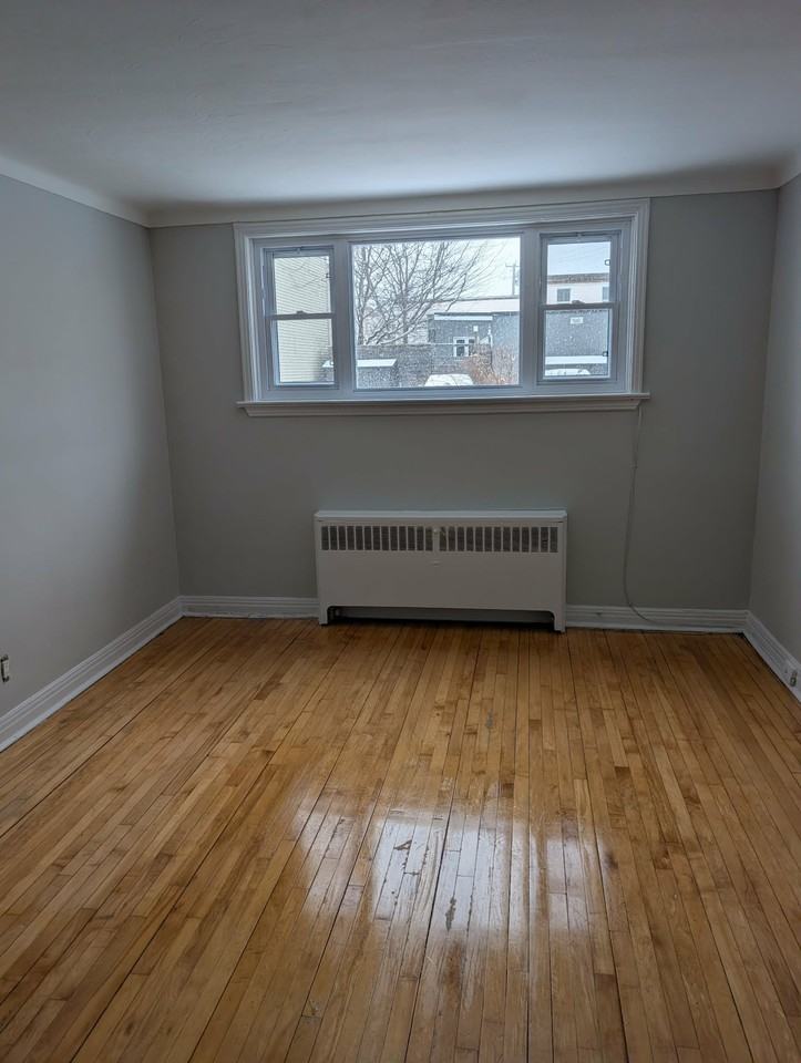 248 Carillon St #6 - Photo 2 of 7