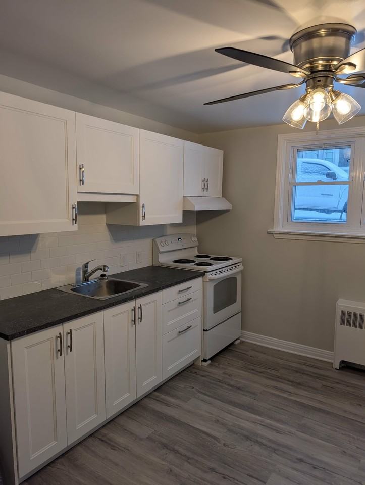 248 Carillon St #6 - Photo 3 of 7