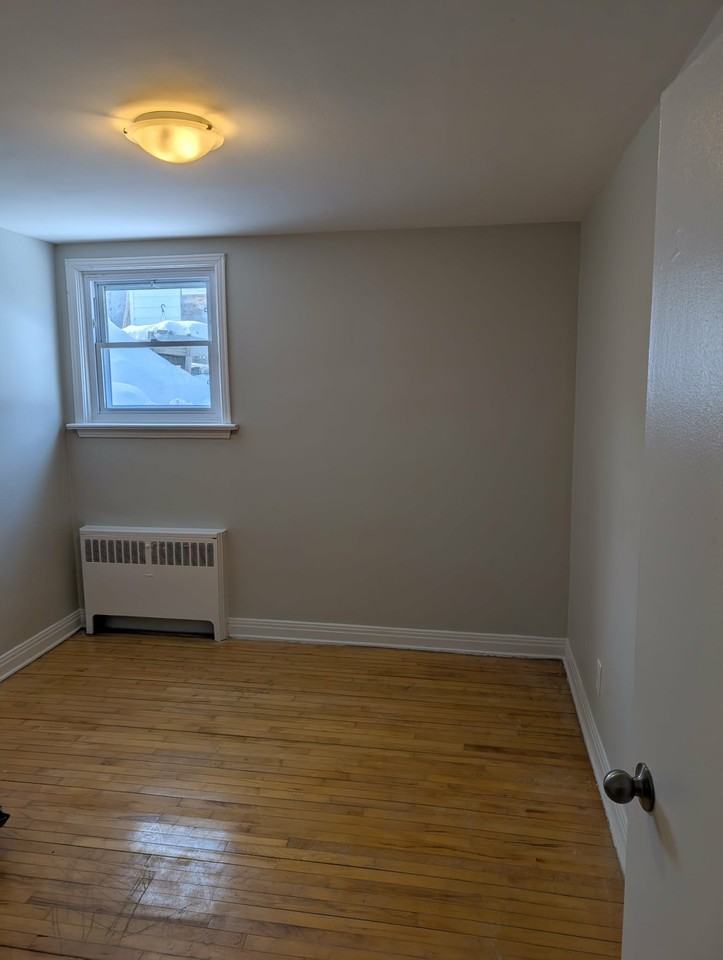 248 Carillon St #6 - Photo 5 of 7