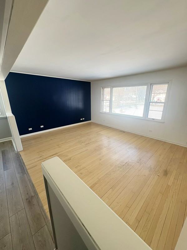 100 W George St - Photo 3 of 9