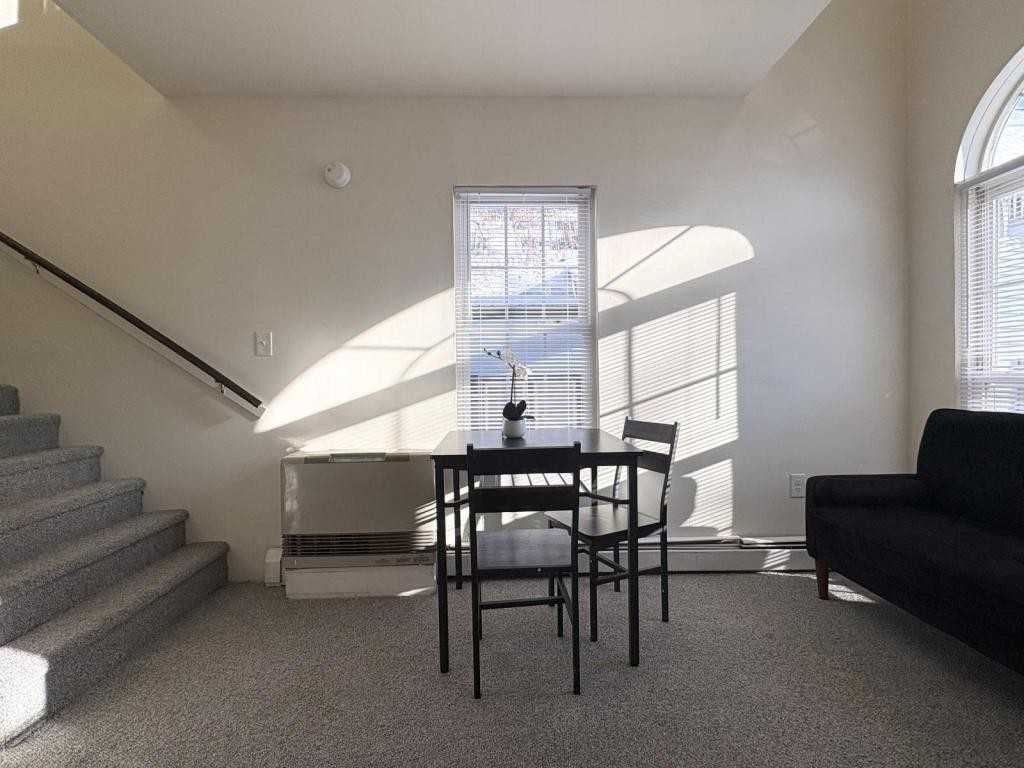 171 Oak St Apt 1r - Photo 2 of 13